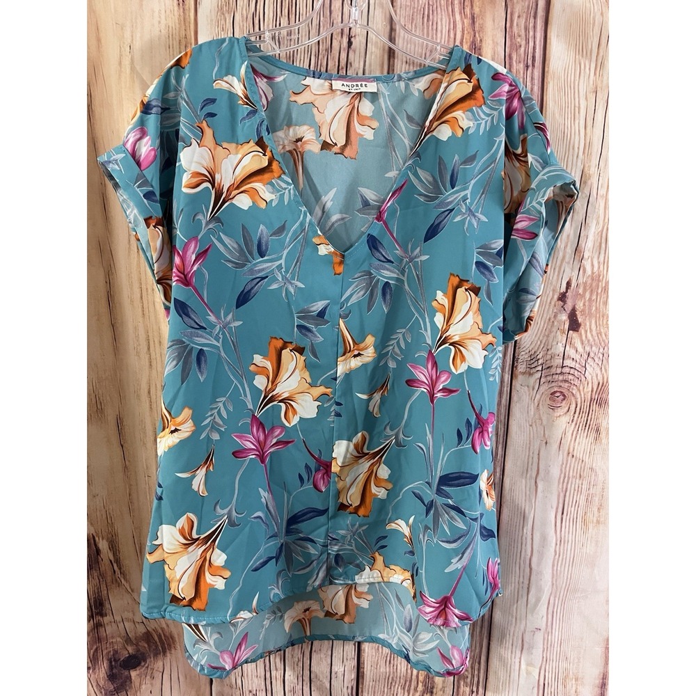 ANDREE BY UNIT Anthropologie Size Large Blue Tropical Floral V Neck Top